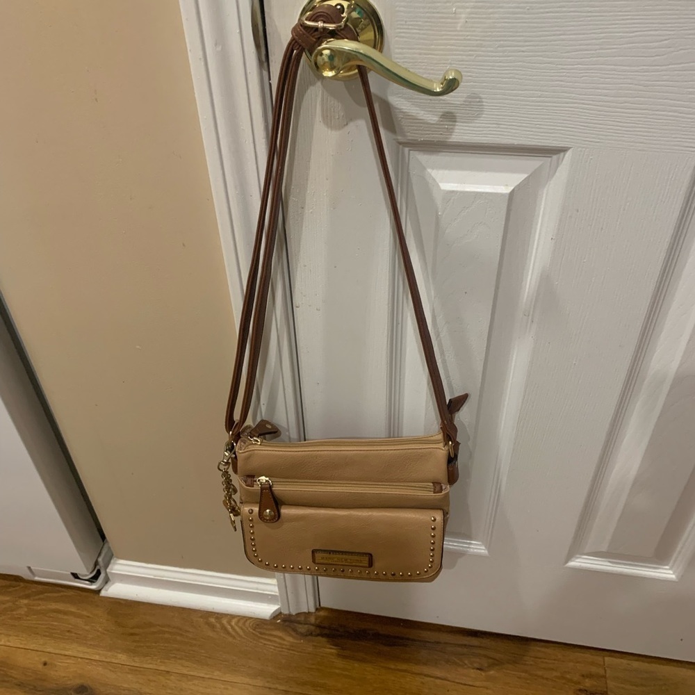 GUC Marc New York Crossbody 10X10 - Picture 3 of 11